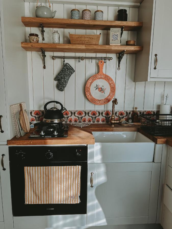 Black Hut At Slieve Croob Glamping Ballyward Zewnętrze zdjęcie